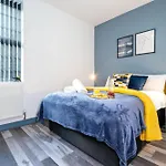 Sky Rooms Modern Studio Apartment 2
