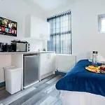 Sky Rooms Modern Studio Apartment 2